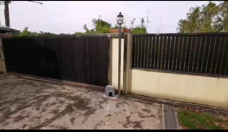 heavy-duty gate opener